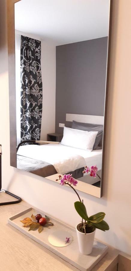 City Vibes Hotel Зинделфинген Екстериор снимка